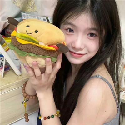 红色青橄榄海报