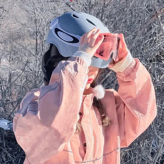 你比星光美丽海报
